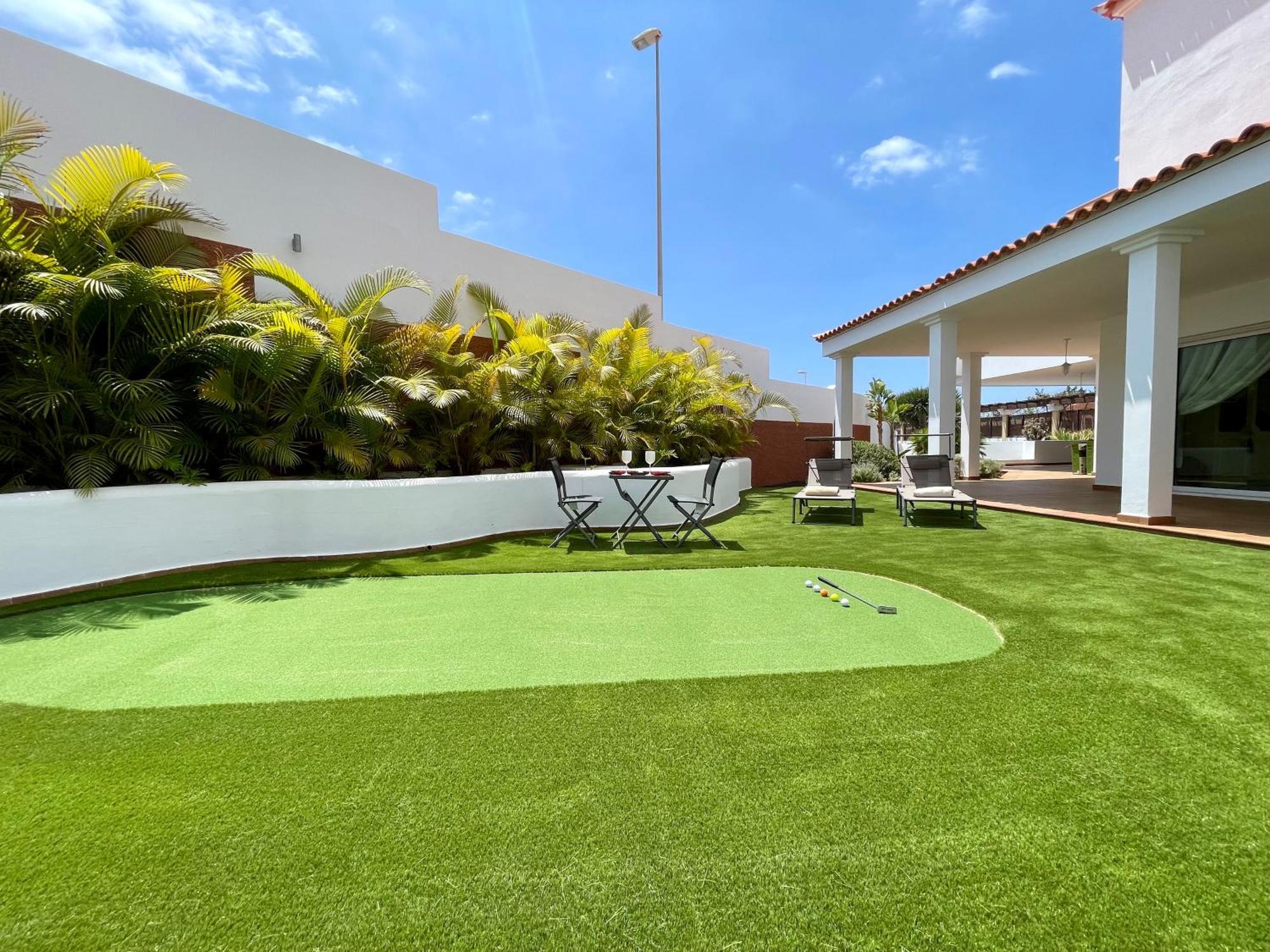Villa Amorio A Spacious Modern Getaway With A Private Heated Pool & Sea Views Costa Adeje  Exterior photo