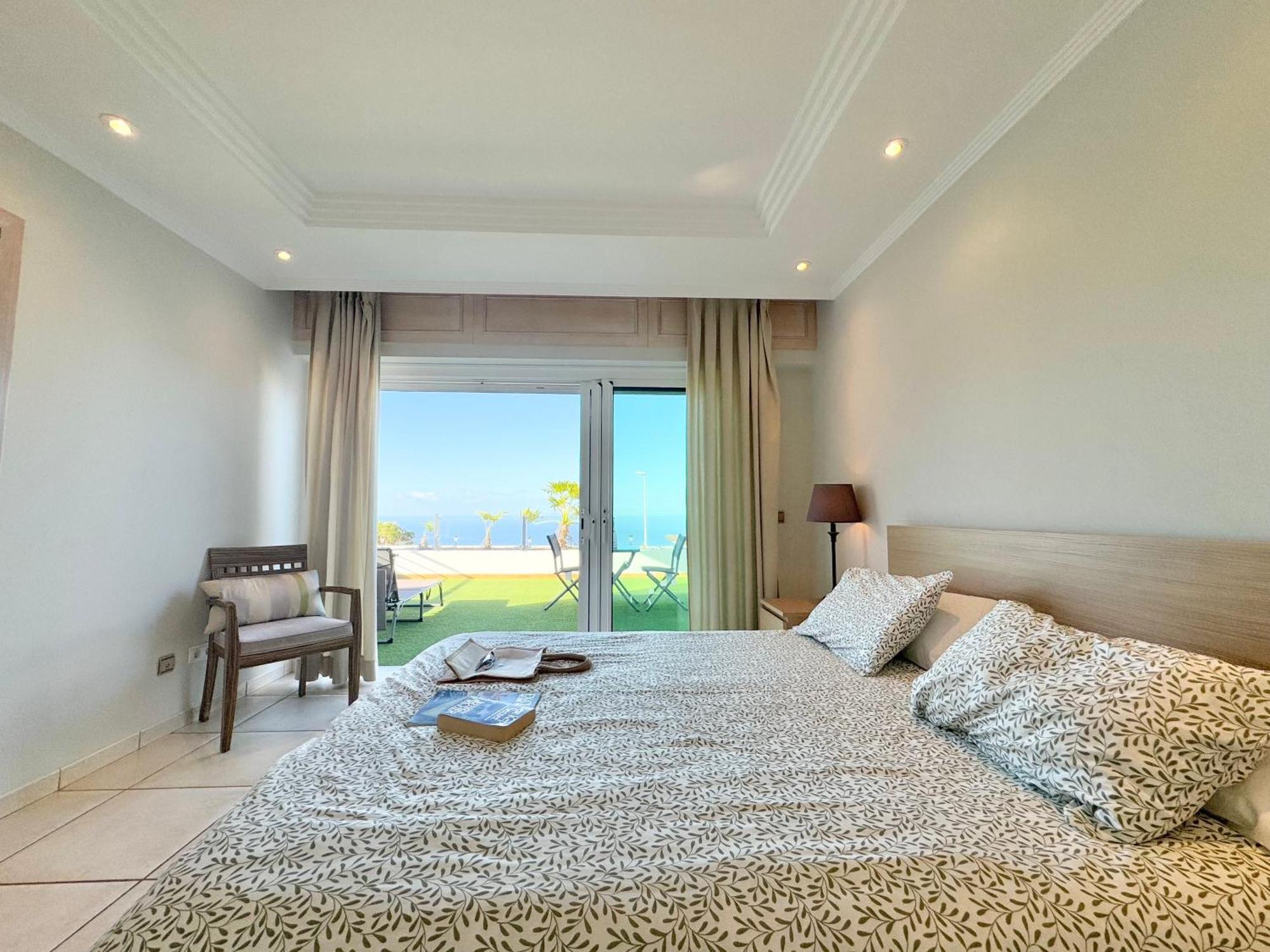 Villa Amorio A Spacious Modern Getaway With A Private Heated Pool & Sea Views Costa Adeje  Exterior photo